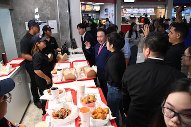bb.q Chicken, reconocida franquicia de pollos coreanos, anuncia la apertura de su segunda sucursal en Ciudad de Panamá en Albrook Mall