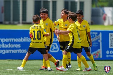 Goles y blanqueadas marcaron la primera fecha de la Copa Talento Kids