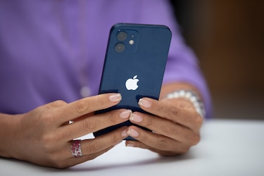 Apple se prepara para lanzar su primera ola de productos de inteligencia artificial