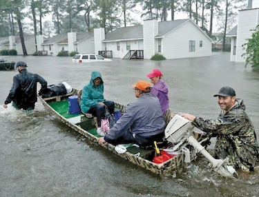 Florence causa destrucción y muerte en sus primeras horas en la costa de Carolina