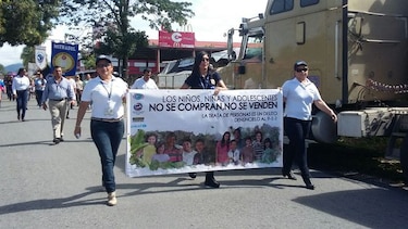 Realizan caminata para prevención de la trata de personas