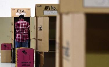 Oposición de derecha lidera elección legislativa de El Salvador