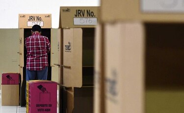 Oposición de derecha lidera elección legislativa de El Salvador