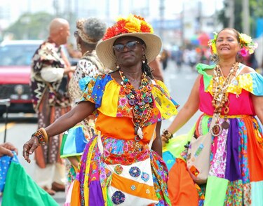 Música, cultura y tradición marcaron el Desfile de la Etnia Negra en Río Abajo