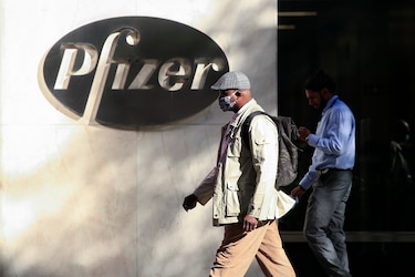 Agencia Europea de Medicamentos prevé dar visto bueno para distribuir vacuna en enero