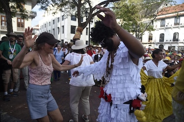 Diablicos, congos y polleras se toman el Casco Antiguo en el domingo de Carnaval