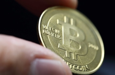Cuba regula servicios en criptomonedas