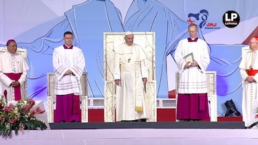 Papa a jóvenes: 'No basta estar todo el día conectado para sentirse amado'