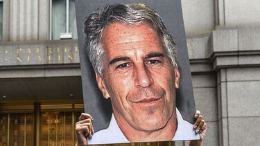 Una presunta víctima de Jeffrey Epstein demanda a sus herederos