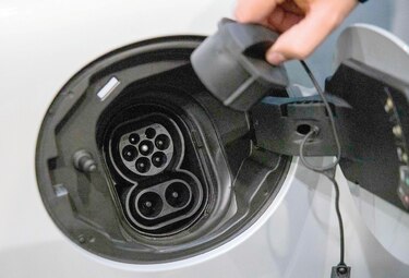 UE aprueba incentivos para fabricar baterías eléctricas