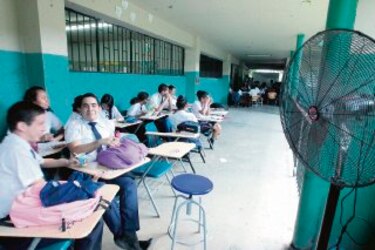Alumnos del América, incómodos por obras
