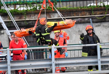 Rabia y dolor en Italia tras derrumbe de puente en Génova