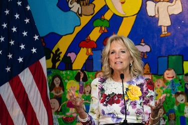 Las mujeres ‘no han estado en silencio, pero han sido silenciadas’, dice Jill Biden