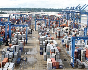 Crisis elimina servicio de 6.4 millones de TEU 