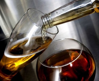 Bebedores de alcohol en Europa corren riesgo de cáncer digestivo