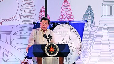 Duterte amenaza con aplicar la ley marcial