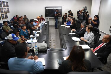 Tras 43 días de huelga, docentes buscan diálogo con la Asamblea Nacional