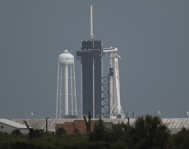 Lanzamiento de vuelo tripulado de SpaceX se mantiene por ahora para este miércoles, según NASA