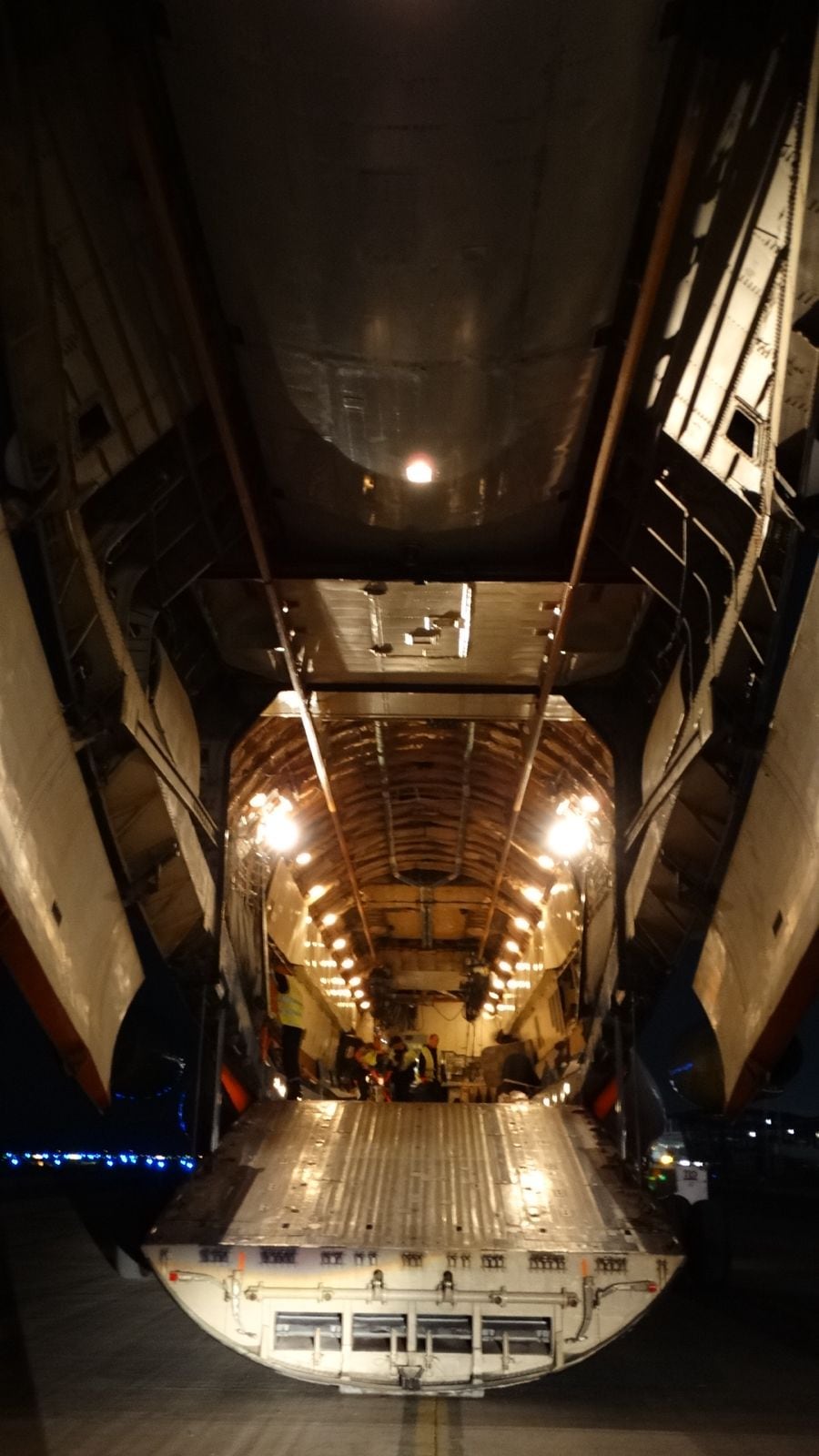 Interior avión militar — vista vertical