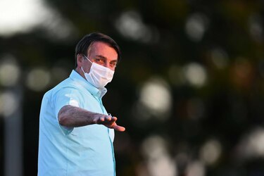 Bolsonaro seguirá hospitalizado, descartada cirugía de urgencia