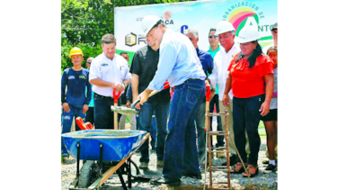 Presidente dilata ley de contrataciones públicas