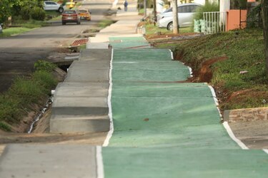Avanza la ciclovía en La Chorrera, pero llueven las críticas por su diseño