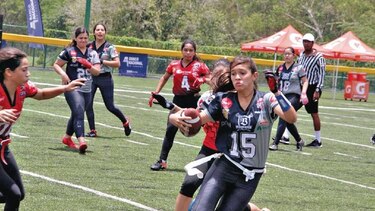 Kolts y Raiders, con paso arrollador