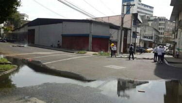 Institutores protestan; se quejan de malas condiciones en el plantel