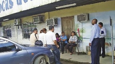 Molinar destituye la comisión de selección