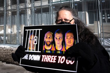 Tres policías son juzgados por permanecer pasivos durante el asesinato de George Floyd
