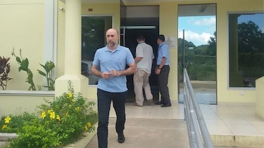 Niegan permiso de salida del país a representante legal de Campos de Pesé