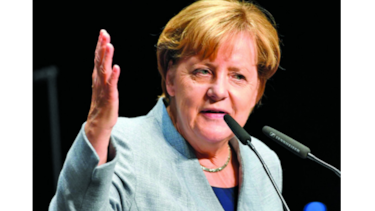Merkel recibe a víctimas