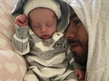 Iglesias y Kournikova publican fotos de sus mellizos