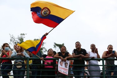 ‘Los nadie’, la fuerza electoral de Gustavo Petro, celebra su llegada al poder en Colombia
