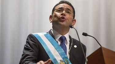 Caso de corrupción salpica a hijo y hermano de presidente de Guatemala