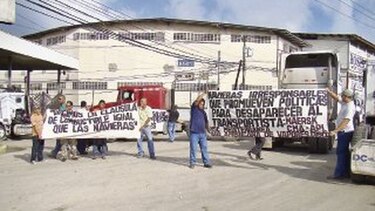Transportistas de carga paralizan la ciudad de Colón