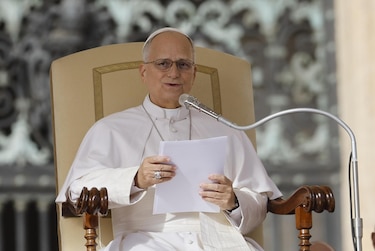 El papa León XIV retoma sus actividades y recorre la plaza de San Pedro en papamóvil