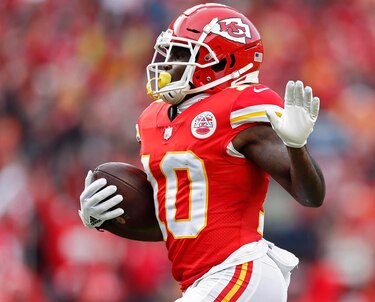 La Policía publica el vídeo del arresto del afroamericano Tyreek Hill, estrella de la NFL