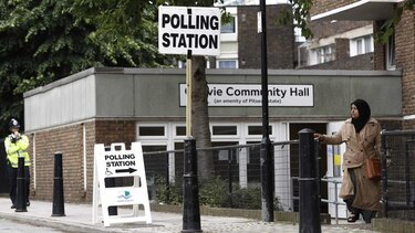 Británicos vuelven una vez más a las urnas