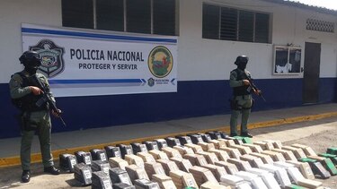 Autoridades incautan droga en un velero, en la costa arriba de Colón