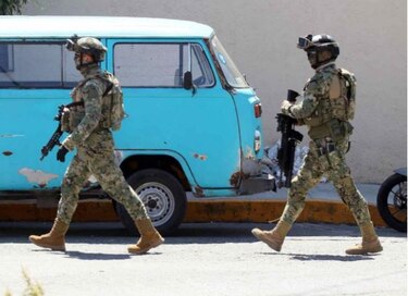 Detienen a 30 militares acusados de desaparición forzada en México