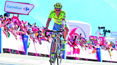 Pinot gana; Contador, líder