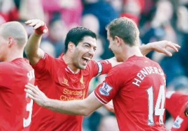 Liverpool salta al liderato