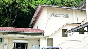 Farmacia y Drogas advierte sobre el riesgo por uso de Dióxido de Cloro como tratamiento para la Covid-19