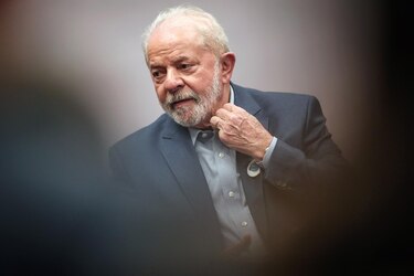 Los médicos de Lula le retiraron una lesión en la laringe