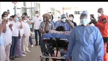 Después de 16 días en cuidados intensivos, paciente de 65 años sale de hospital santeño