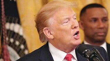 Trump insiste en que la FED debe hacer recortes de tasas 'más grandes y más rápido'