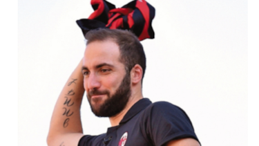 Higuaín dice que Leonardo ayudó al traspaso con el Milan