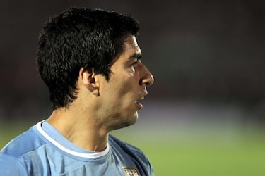 Operan a Luis Suárez de meniscos