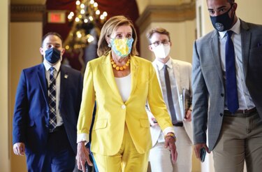 Pelosi dice que habrá acuerdo sobre planes de Biden en una semana